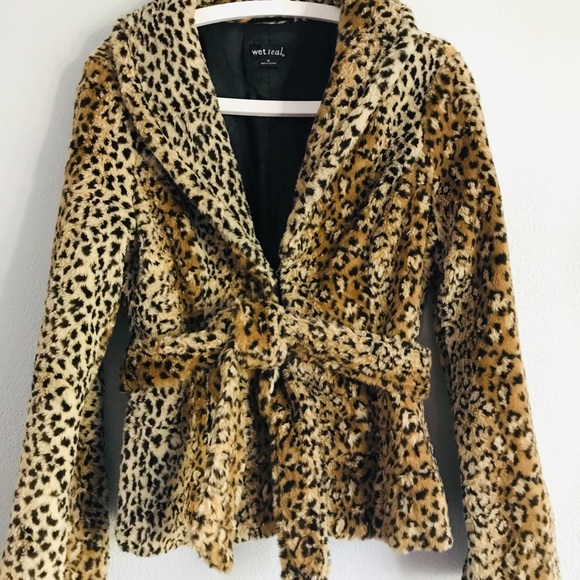 Wet Seal Jackets & Blazers - Wet Seal Faux leopard jacket/coat